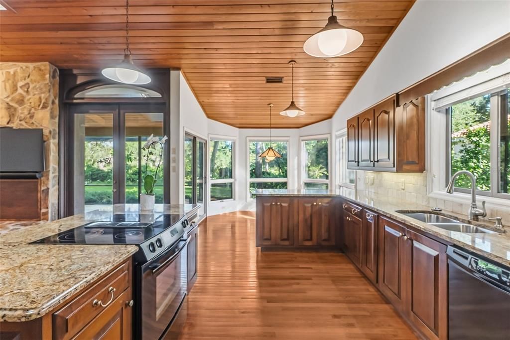 En Venta: $1,450,000 (4 camas, 2 baños, 3765 Pies cuadrados)