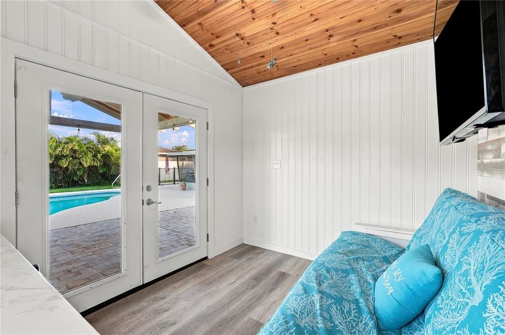 For Sale: $515,000 (2 beds, 2 baths, 1347 Square Feet)