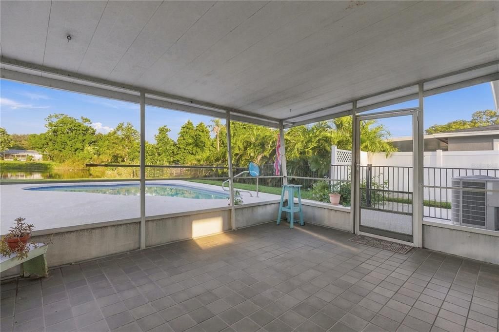 For Sale: $515,000 (2 beds, 2 baths, 1347 Square Feet)