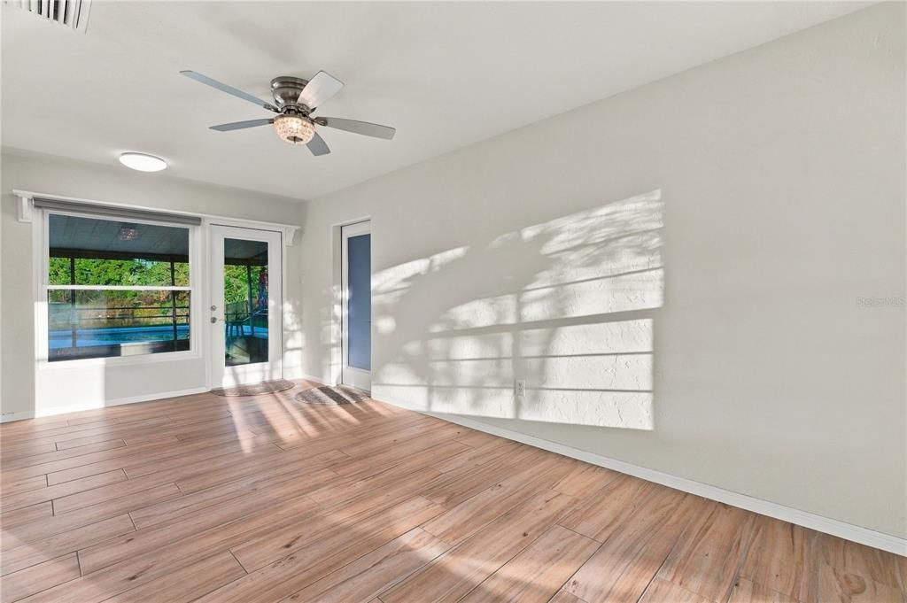 For Sale: $515,000 (2 beds, 2 baths, 1347 Square Feet)