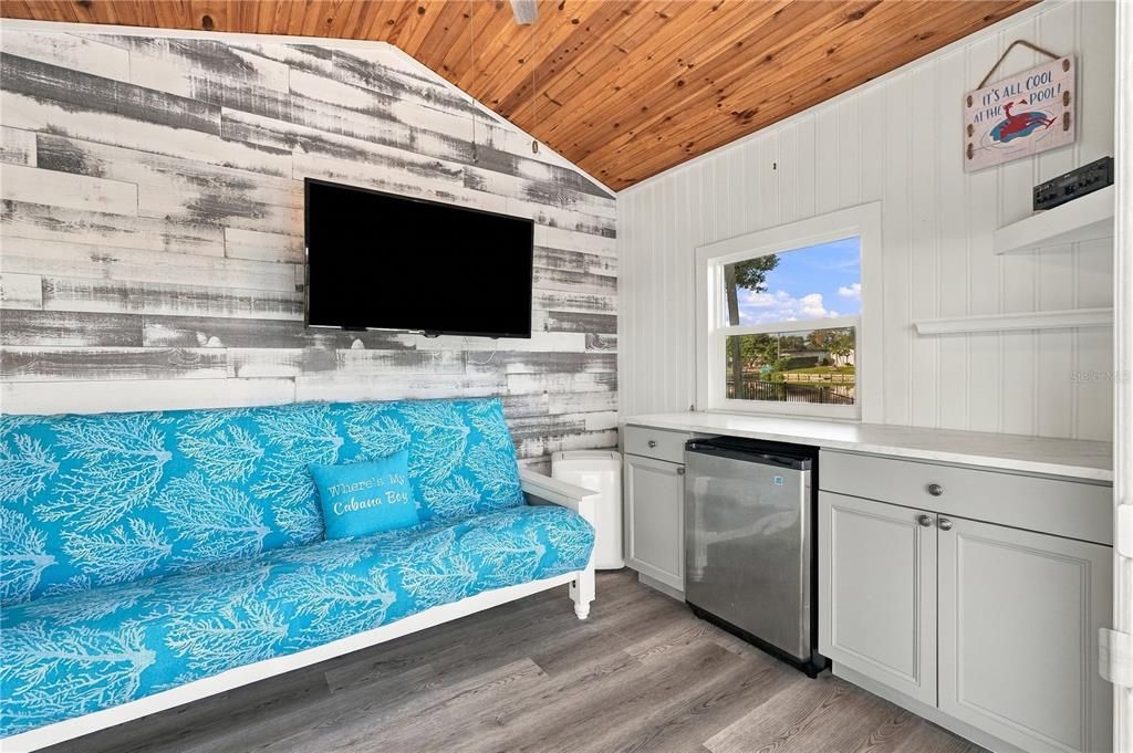 For Sale: $515,000 (2 beds, 2 baths, 1347 Square Feet)