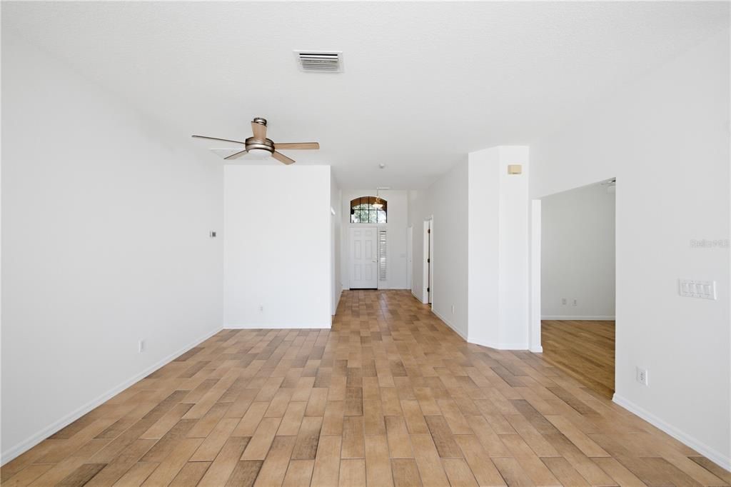 En Venta: $425,000 (2 camas, 2 baños, 1841 Pies cuadrados)