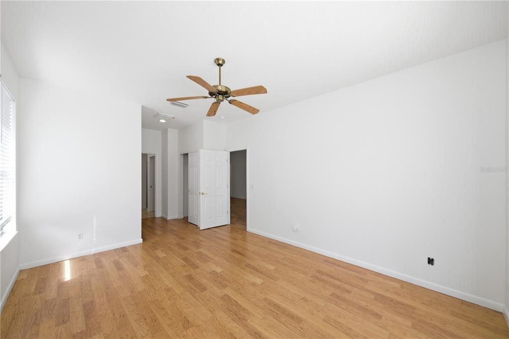 En Venta: $425,000 (2 camas, 2 baños, 1841 Pies cuadrados)
