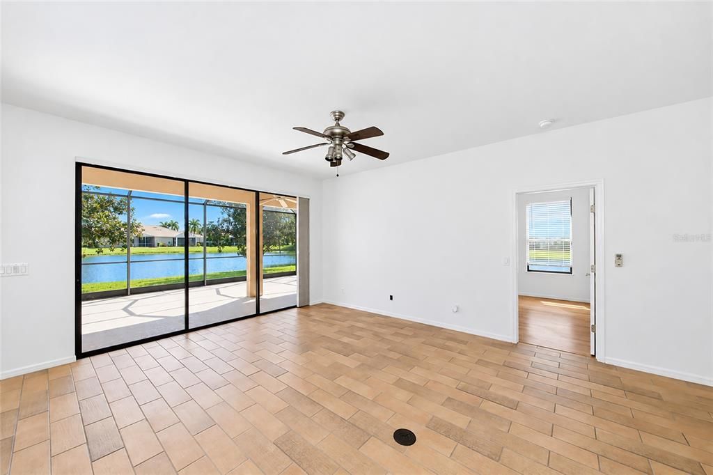 En Venta: $425,000 (2 camas, 2 baños, 1841 Pies cuadrados)