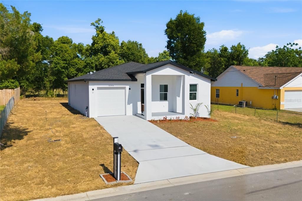 For Rent: $2,000 (3 beds, 2 baths, 1395 Square Feet)