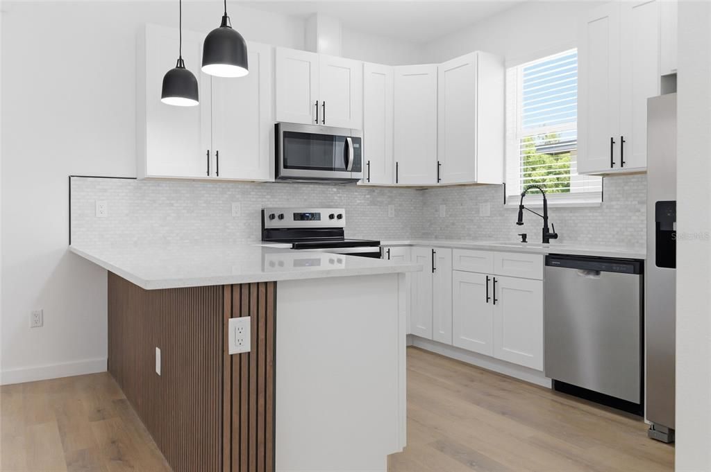 For Rent: $2,000 (3 beds, 2 baths, 1395 Square Feet)
