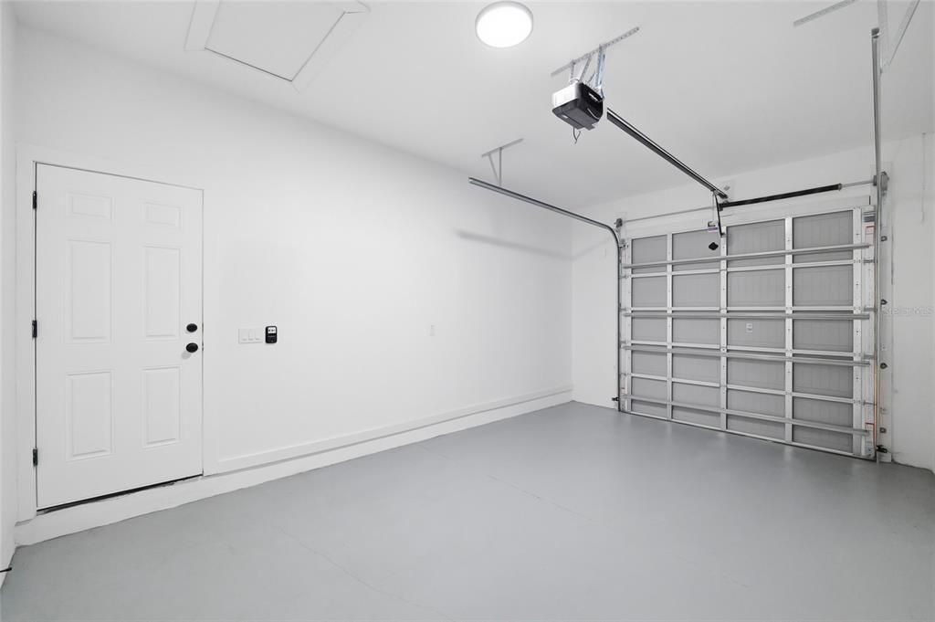 For Rent: $2,000 (3 beds, 2 baths, 1395 Square Feet)
