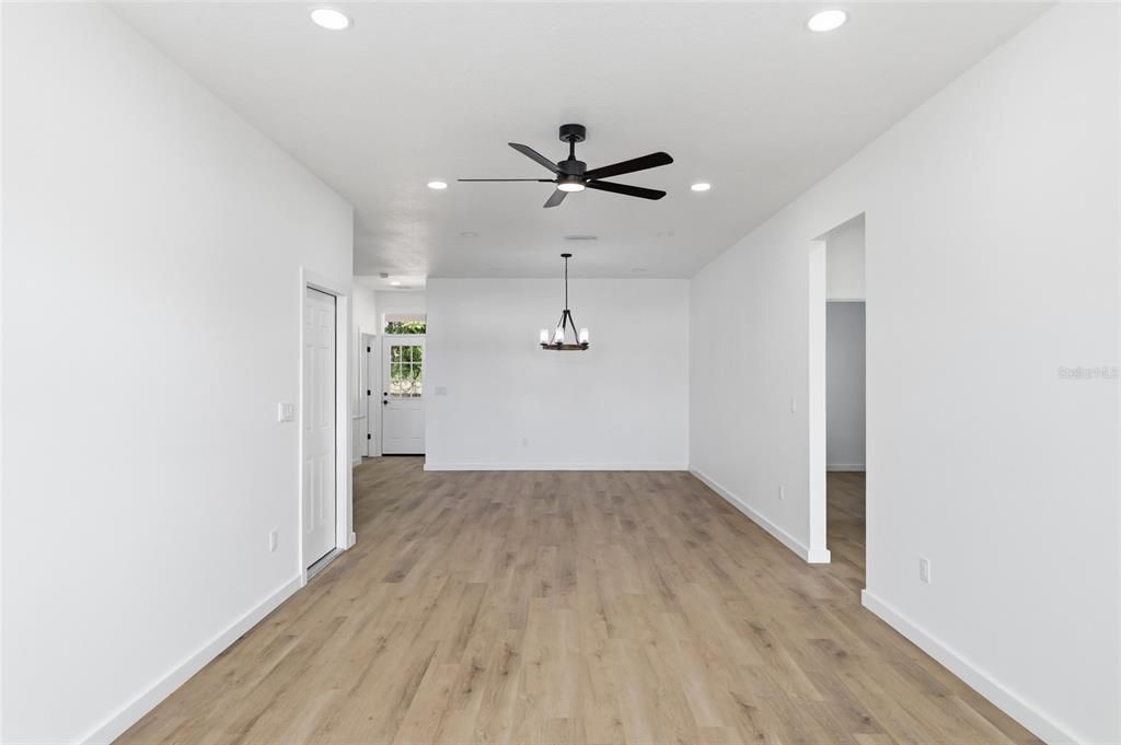 For Rent: $2,000 (3 beds, 2 baths, 1395 Square Feet)