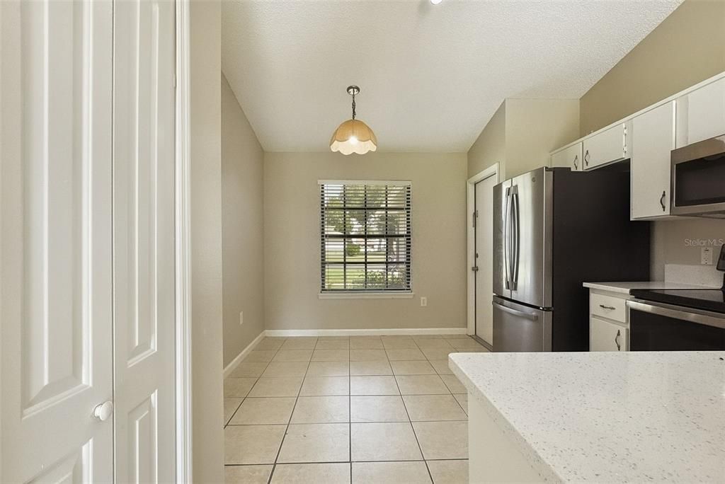 En Venta: $295,000 (3 camas, 2 baños, 1561 Pies cuadrados)