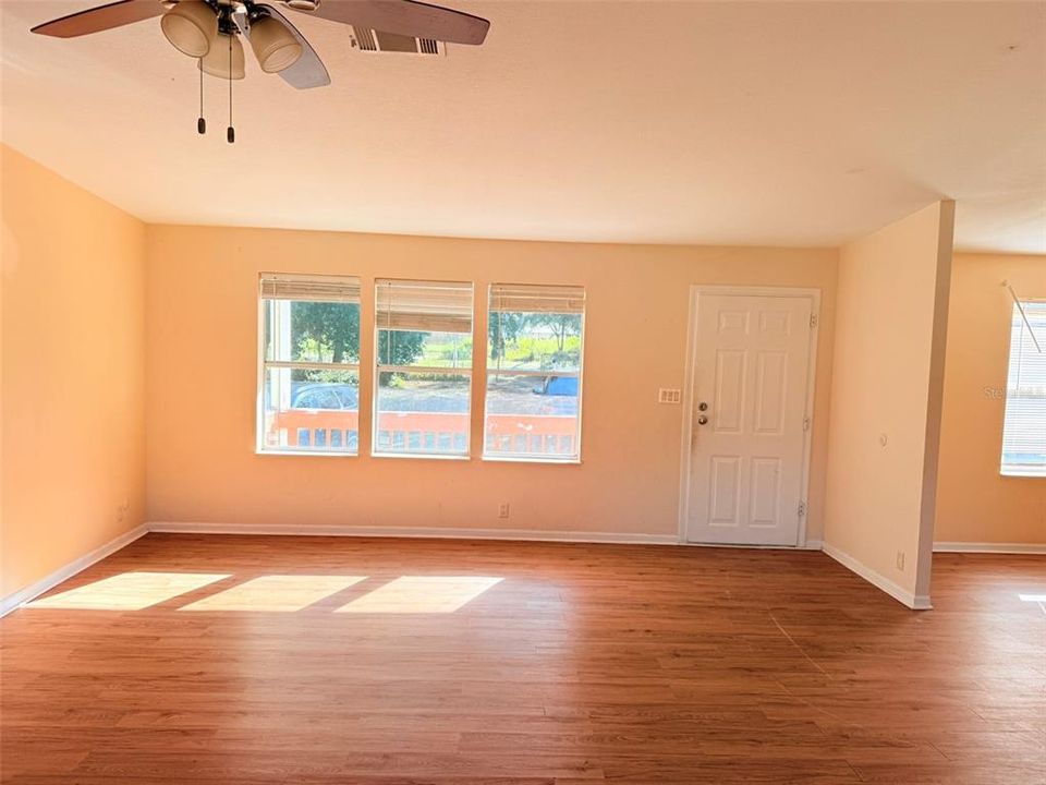 For Rent: $1,980 (3 beds, 2 baths, 1620 Square Feet)