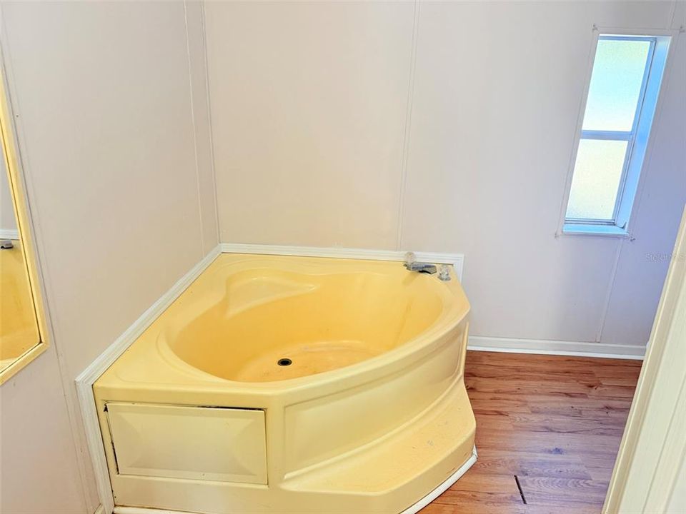 For Rent: $1,980 (3 beds, 2 baths, 1620 Square Feet)