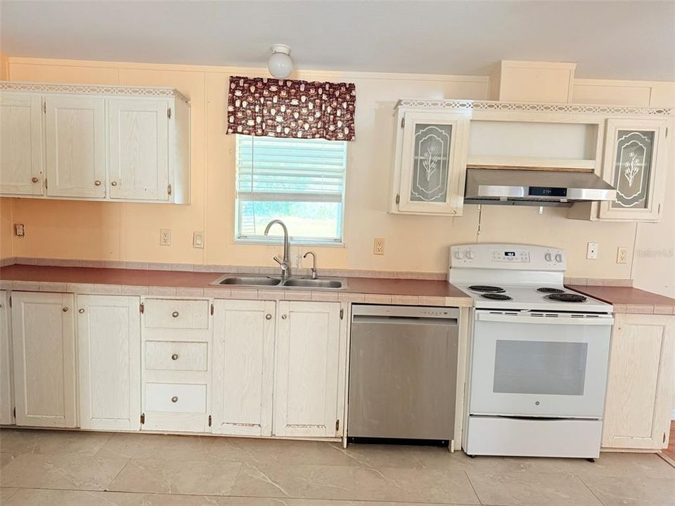For Rent: $1,980 (3 beds, 2 baths, 1620 Square Feet)