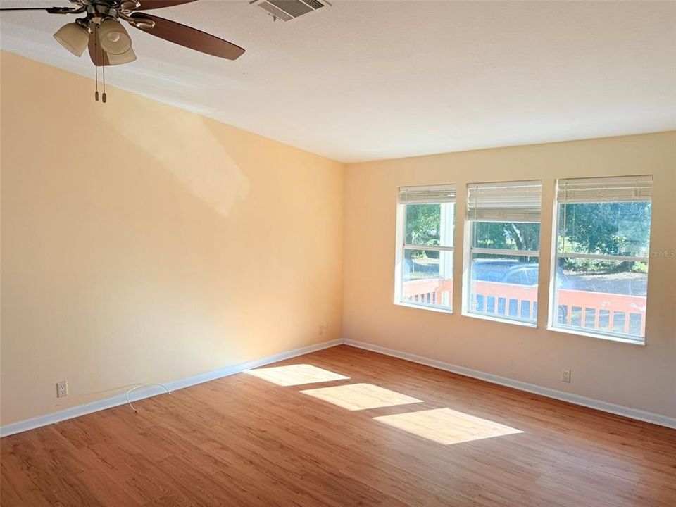 For Rent: $1,980 (3 beds, 2 baths, 1620 Square Feet)