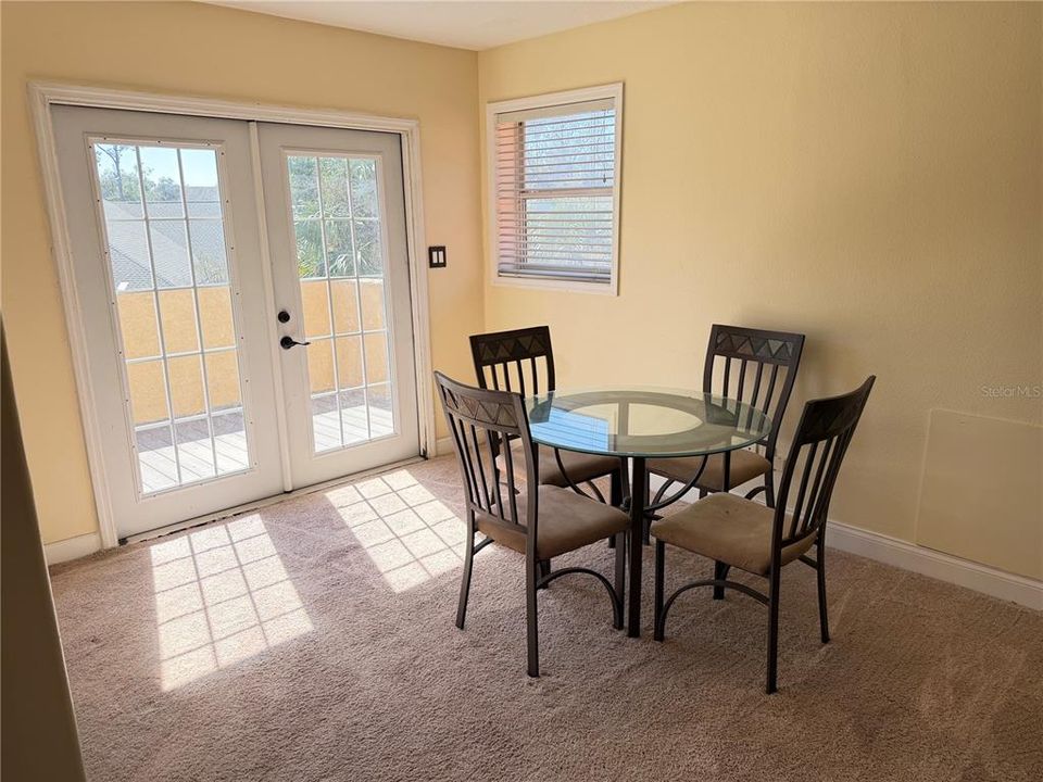 For Rent: $1,600 (1 beds, 1 baths, 700 Square Feet)