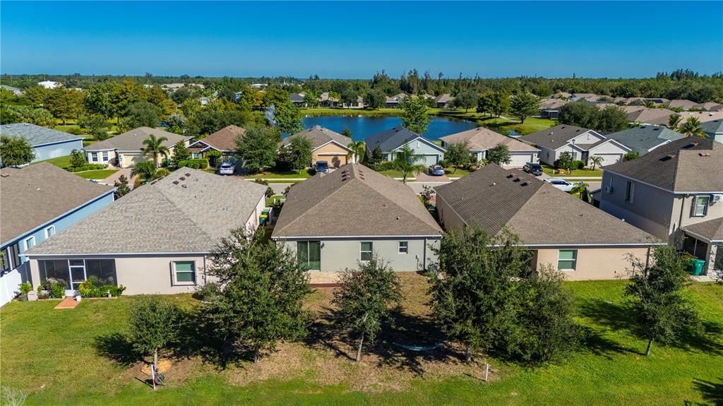 На продажу: $310,000 (4 спален, 2 ванн, 1874 Квадратных фут)