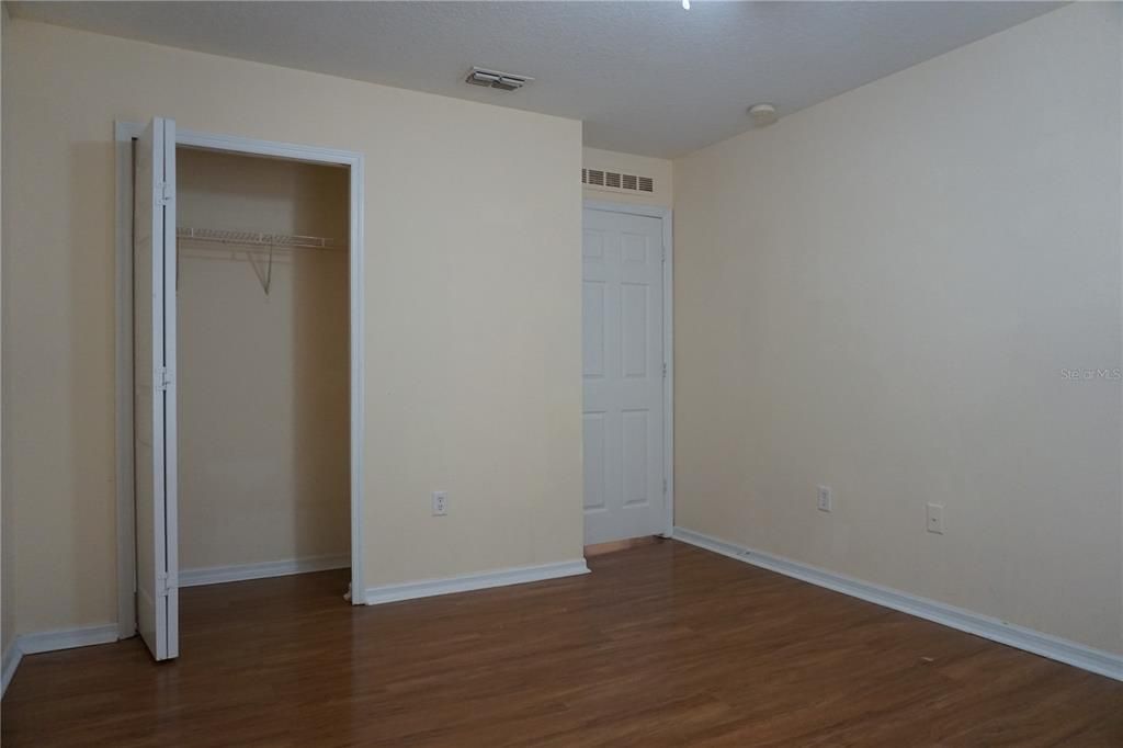 For Rent: $1,950 (4 beds, 2 baths, 2200 Square Feet)