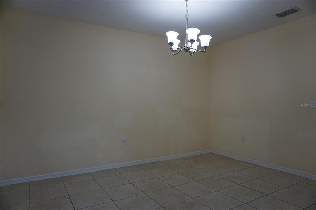 For Rent: $1,950 (4 beds, 2 baths, 2200 Square Feet)
