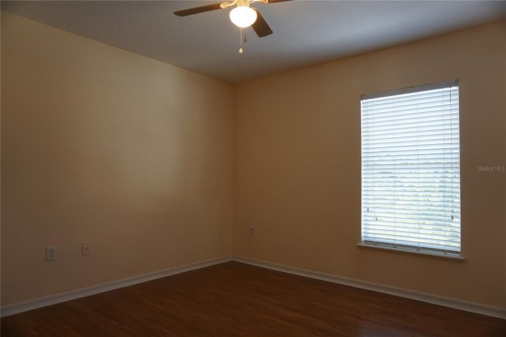 For Rent: $1,950 (4 beds, 2 baths, 2200 Square Feet)