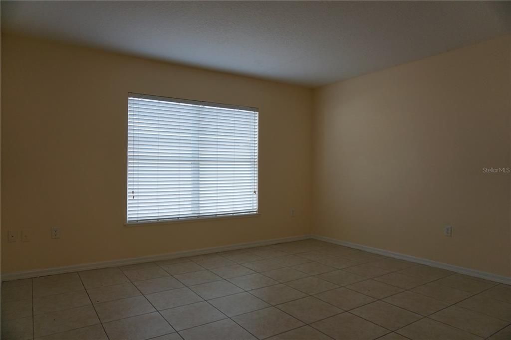 For Rent: $1,950 (4 beds, 2 baths, 2200 Square Feet)