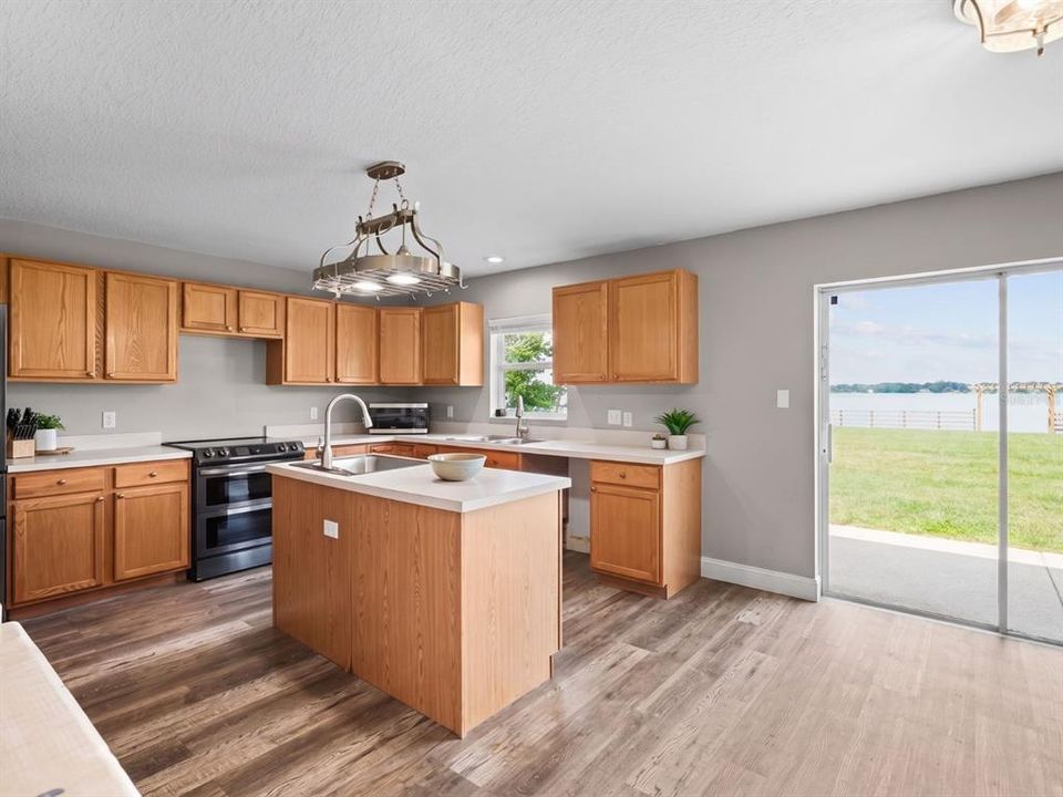 En Venta: $490,000 (6 camas, 4 baños, 3920 Pies cuadrados)