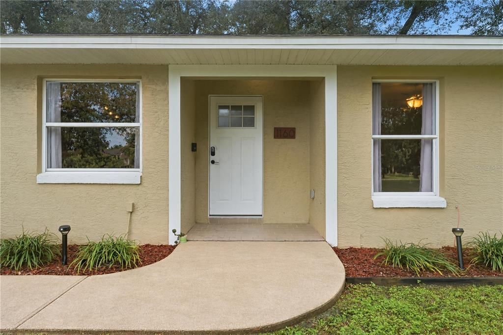 For Sale: $319,900 (3 beds, 2 baths, 1176 Square Feet)