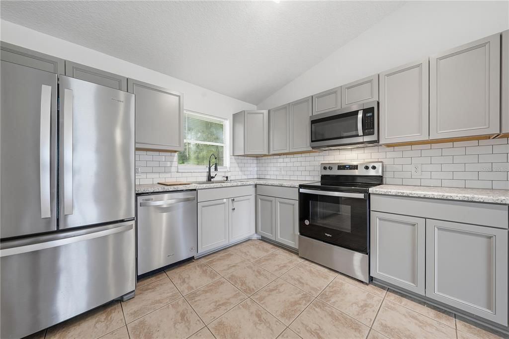 For Sale: $319,900 (3 beds, 2 baths, 1176 Square Feet)