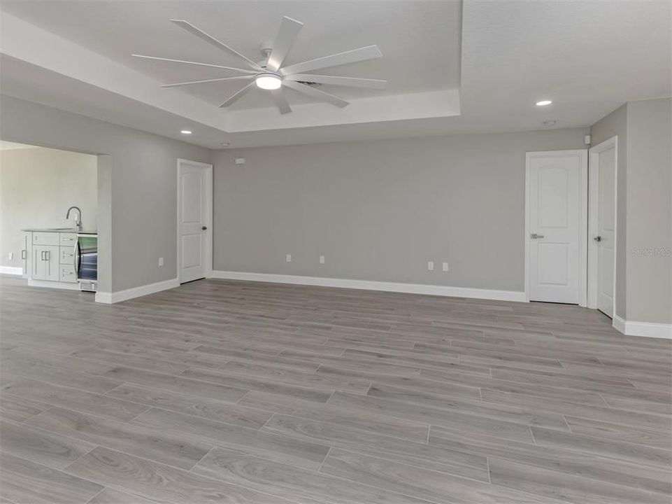 En Venta: $474,900 (3 camas, 2 baños, 2255 Pies cuadrados)