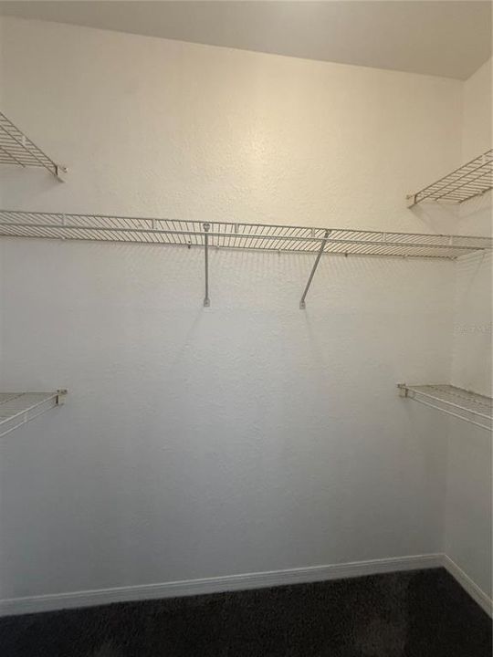 For Rent: $1,200 (1 beds, 1 baths, 732 Square Feet)