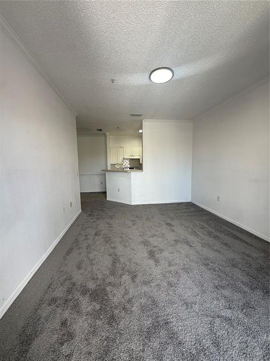 For Rent: $1,200 (1 beds, 1 baths, 732 Square Feet)