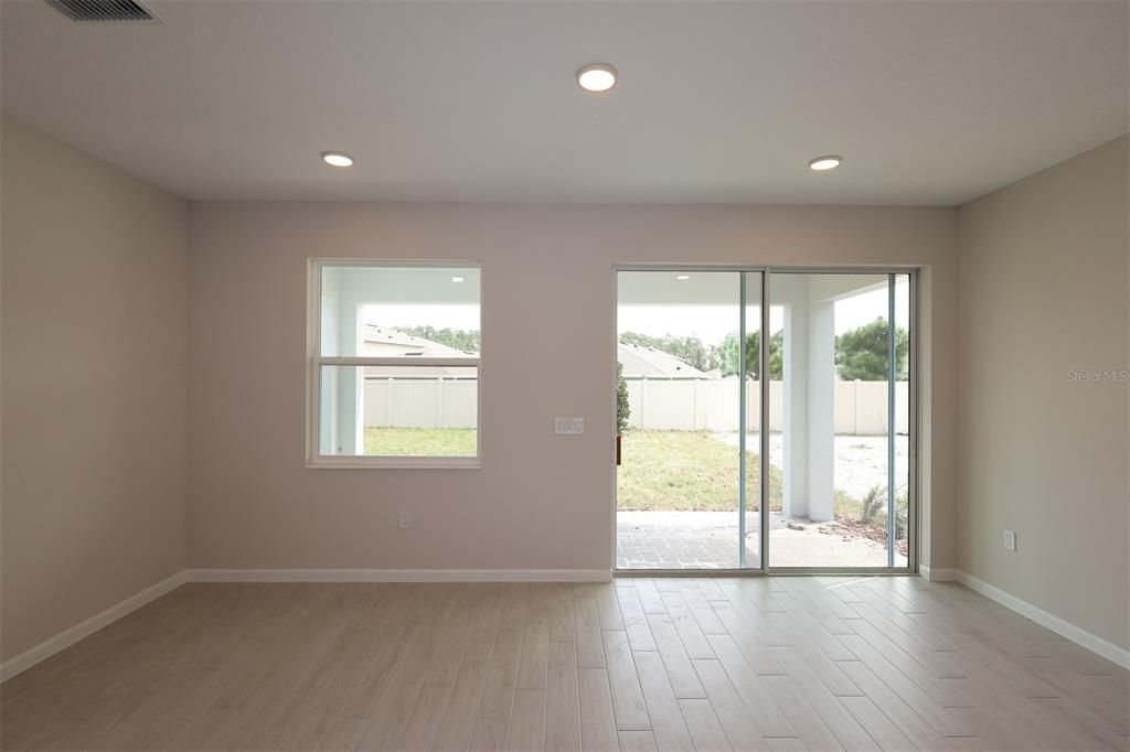En Venta: $534,990 (5 camas, 4 baños, 3119 Pies cuadrados)
