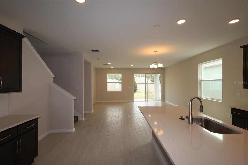 En Venta: $534,990 (5 camas, 4 baños, 3119 Pies cuadrados)