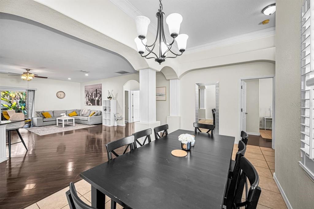 На продажу: $465,000 (4 спален, 2 ванн, 1818 Квадратных фут)
