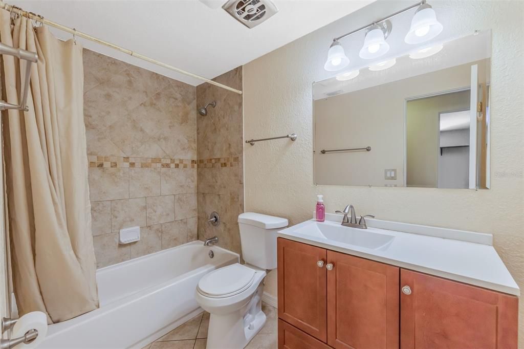На продажу: $499,900 (3 спален, 2 ванн, 1734 Квадратных фут)