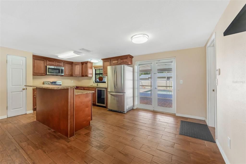 На продажу: $499,900 (3 спален, 2 ванн, 1734 Квадратных фут)