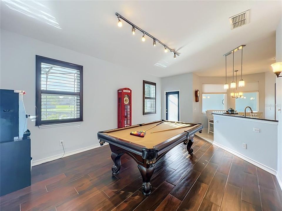 На продажу: $569,000 (3 спален, 2 ванн, 1885 Квадратных фут)