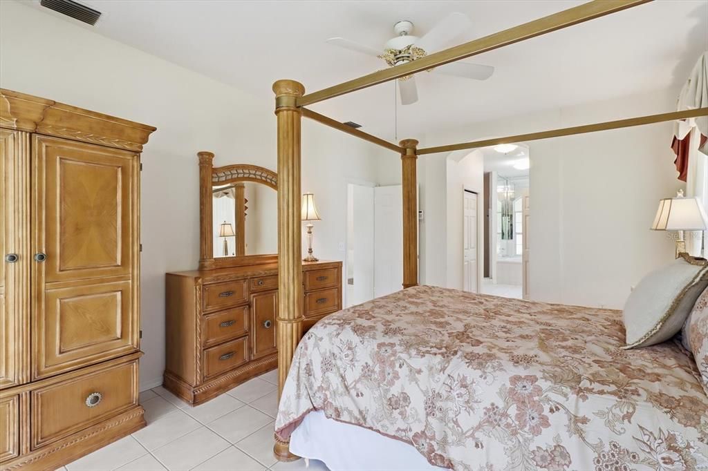 For Sale: $385,000 (3 beds, 2 baths, 2047 Square Feet)