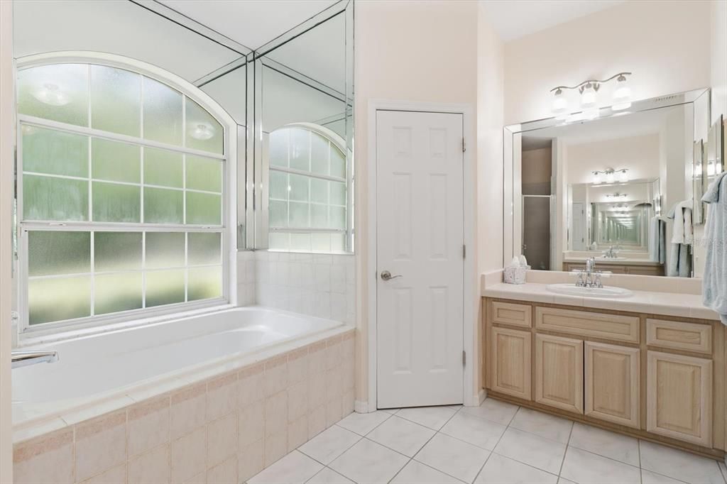 For Sale: $385,000 (3 beds, 2 baths, 2047 Square Feet)