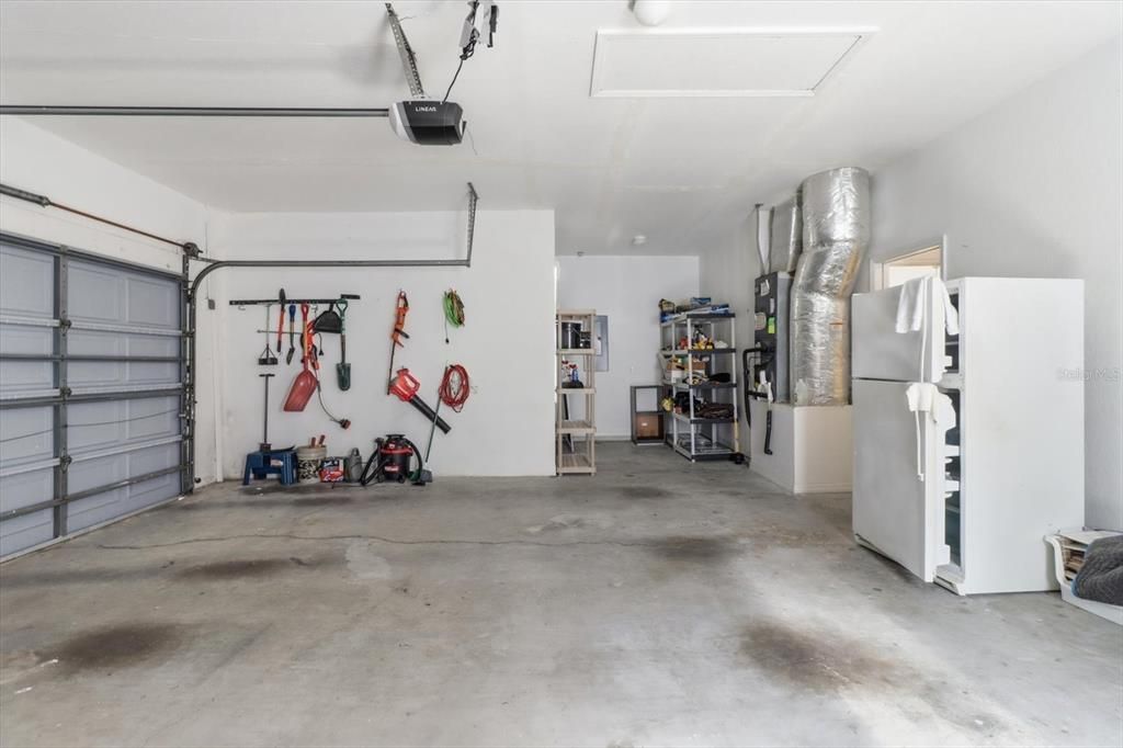 For Sale: $385,000 (3 beds, 2 baths, 2047 Square Feet)