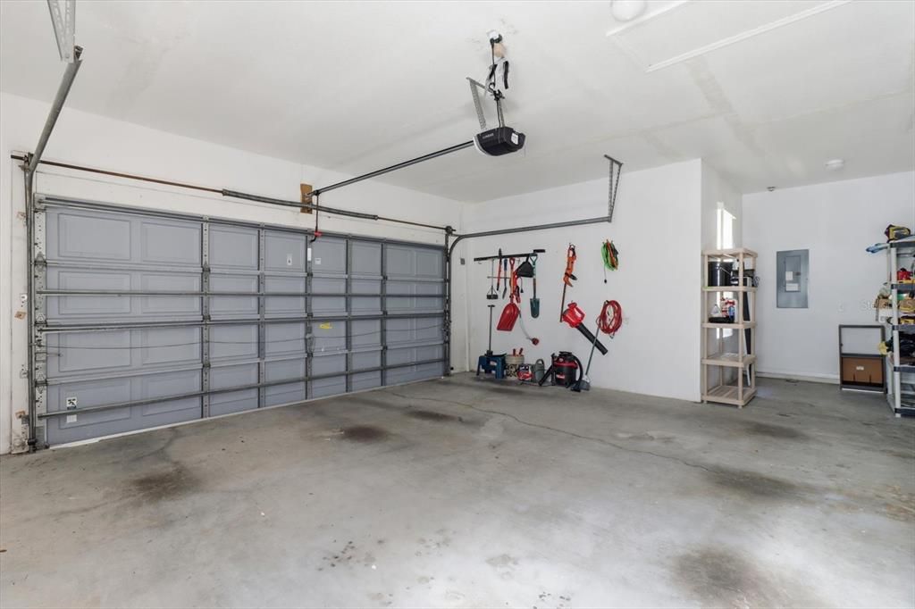 For Sale: $385,000 (3 beds, 2 baths, 2047 Square Feet)