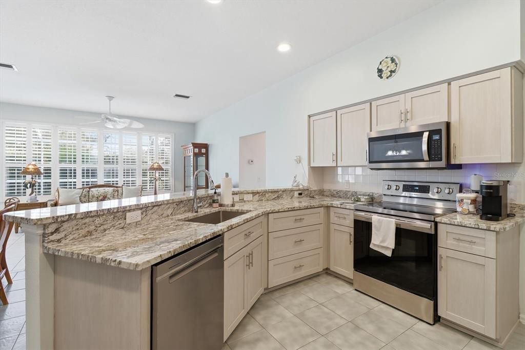 For Sale: $385,000 (3 beds, 2 baths, 2047 Square Feet)