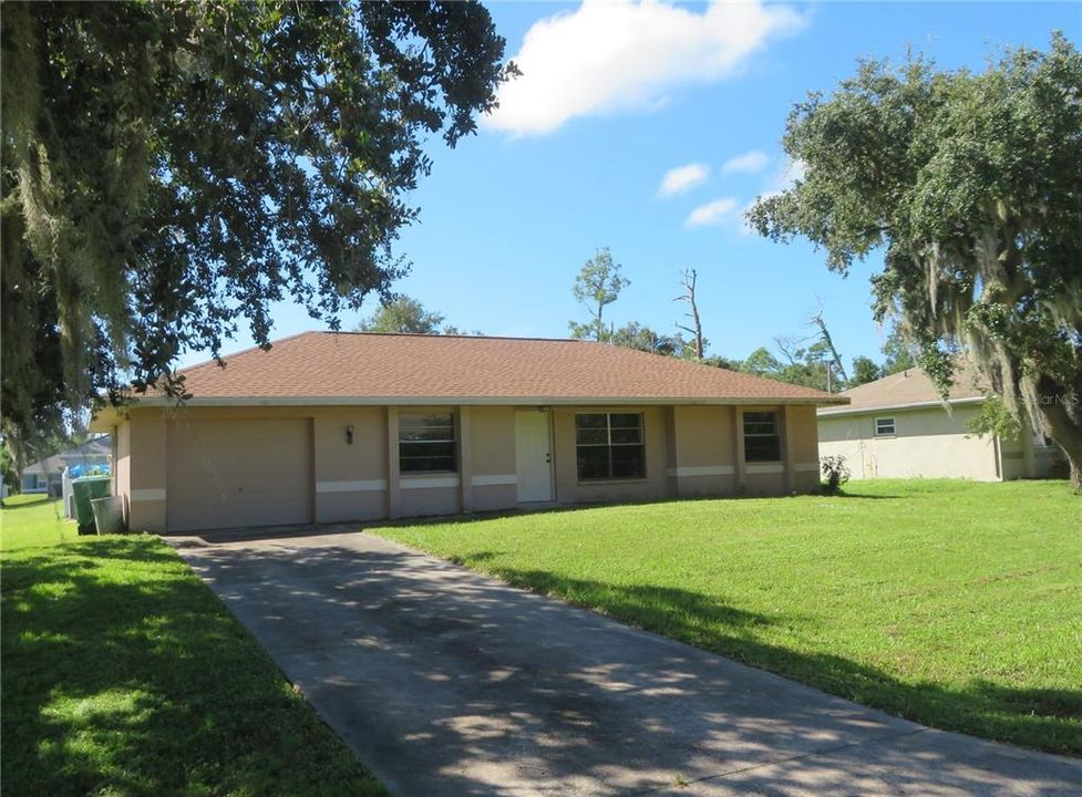 For Sale: $200,000 (3 beds, 2 baths, 1202 Square Feet)