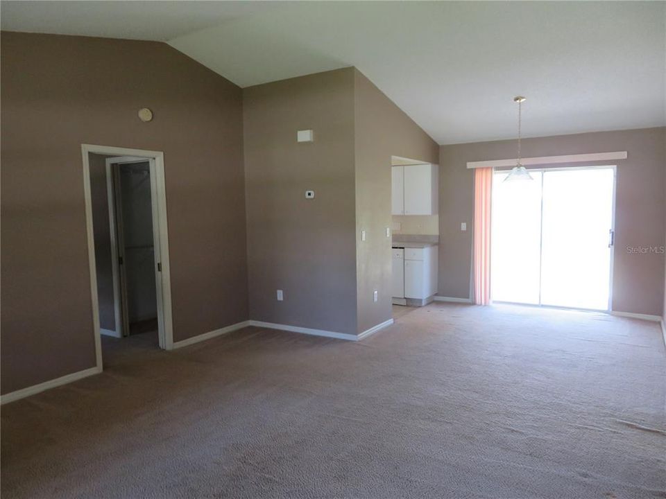 For Sale: $200,000 (3 beds, 2 baths, 1202 Square Feet)