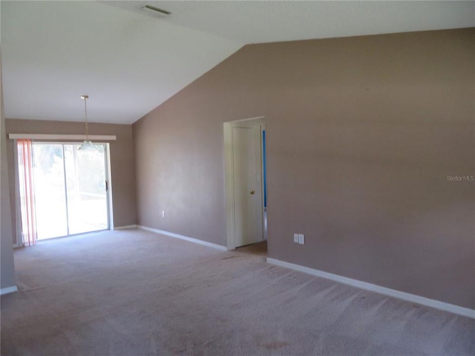 For Sale: $200,000 (3 beds, 2 baths, 1202 Square Feet)