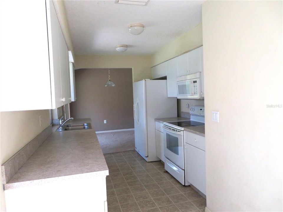 For Sale: $200,000 (3 beds, 2 baths, 1202 Square Feet)