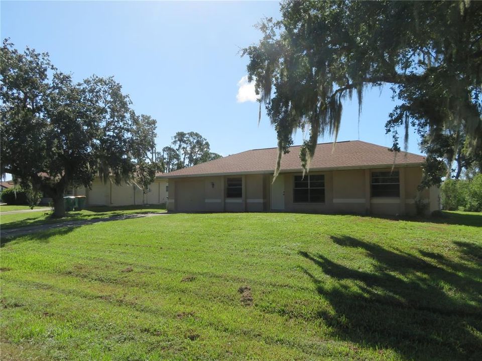 For Sale: $200,000 (3 beds, 2 baths, 1202 Square Feet)