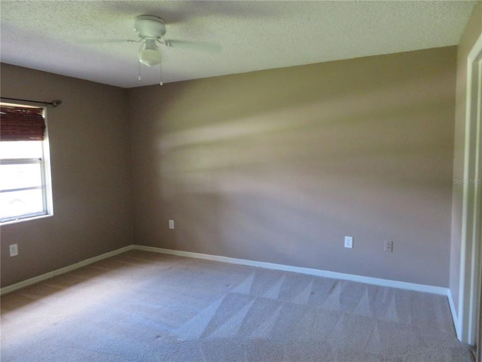 For Sale: $200,000 (3 beds, 2 baths, 1202 Square Feet)