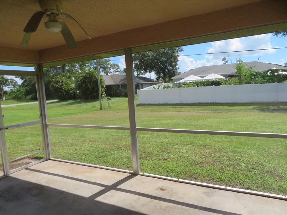 For Sale: $200,000 (3 beds, 2 baths, 1202 Square Feet)