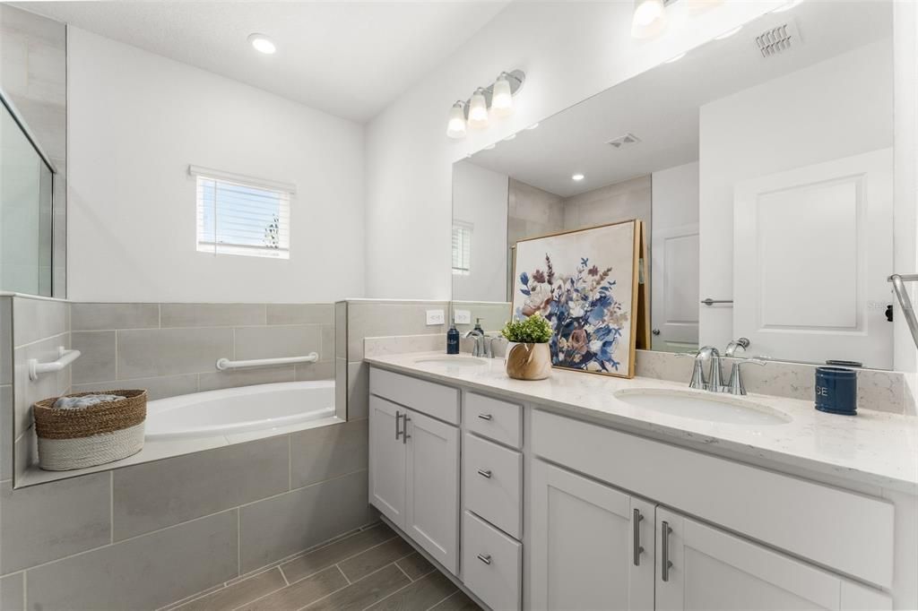For Sale: $315,000 (3 beds, 2 baths, 2108 Square Feet)