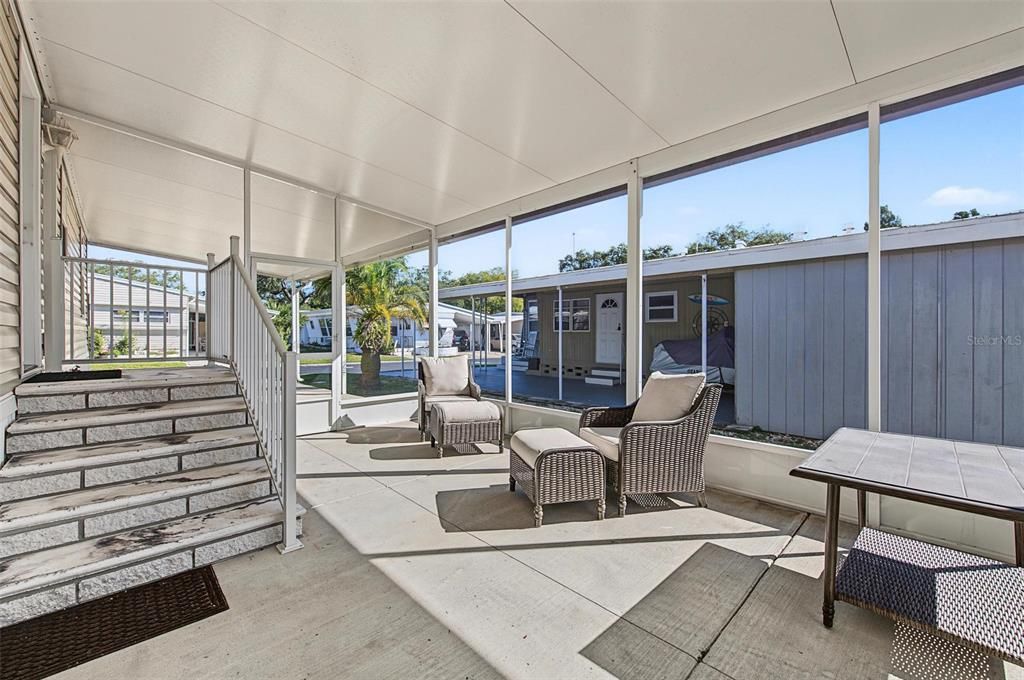 For Sale: $195,000 (2 beds, 2 baths, 996 Square Feet)