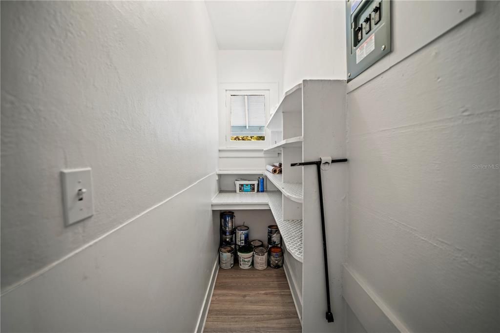For Sale: $350,000 (4 beds, 2 baths, 2032 Square Feet)